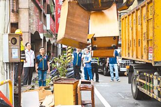 凱米風災 桃竹苗路樹倒、異物掉落居多