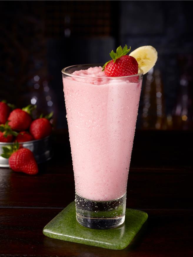 TGI FRIDAYS星期五餐厅大打回忆牌，巴黎奥运期间推出1984年专为洛杉矶奥运打造的「金质奖章」健康冻饮第2件半价优惠。(开展餐饮集团提供)