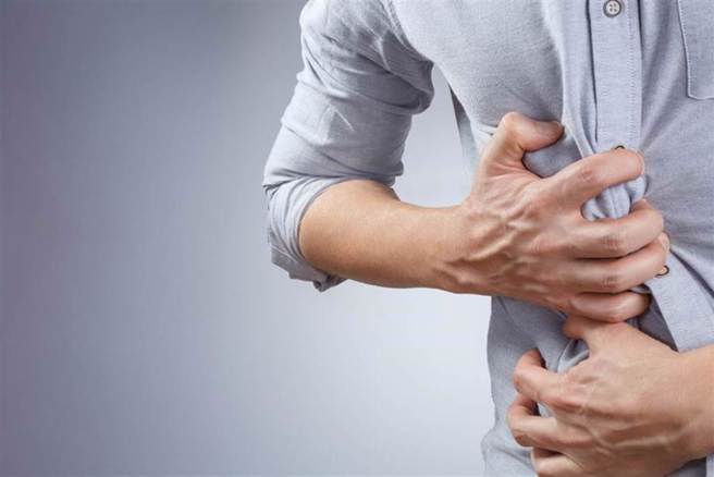 心肌梗塞经常来得又快又猛，除了做好事前防范外，留意危险徵兆也很重要。（示意图：shutterstock／达志）