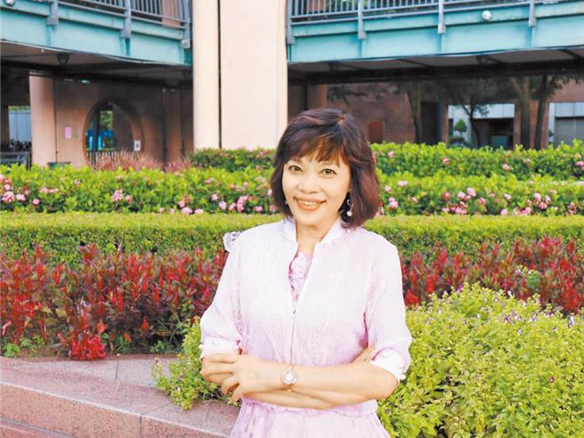 新北市前社政顾问、财团法人玉山菊元协会理事长葛承澐宣称「拔火罐疗法是救命的法门」，更当密医替玉山菊元协会的理监事王女拔火罐，导致王女皮肤起泡溃烂，被依违反《医师法》起诉。新北地方法院认定葛无照执业，考量她坦承犯行，但未和王女和解，处6月徒刑得易科罚金。（本报系资料照）