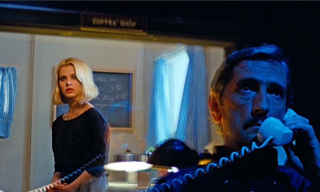 《巴黎，德州》中可看到哈利狄恩史丹顿（右）出色的演技，以及娜妲莎金斯基迷人的魅力。（甲上娱乐提供）