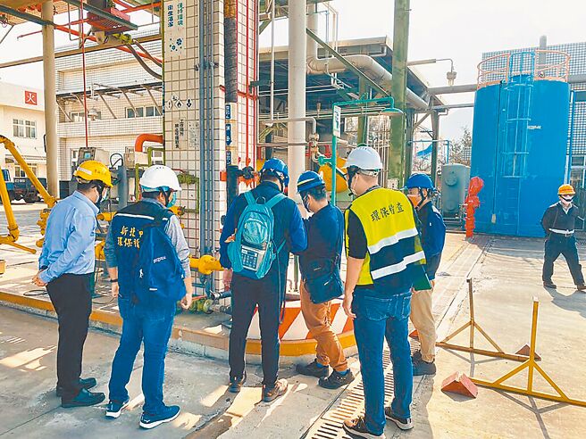 新北市空污检举奖励金制度2023年9月27日上路，新北市议会建议检举人如是公务员配偶、前配偶、三亲等内血亲或姻亲应不予奖励，环保局将于2024年底前完成修法。（新北市环保局提供／陈慰慈新北传真）