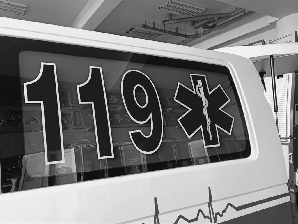 51歲男搭區間車突昏迷 抵瑞芳車站緊急送醫仍不治