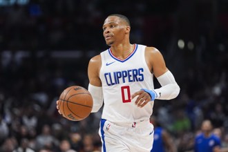 NBA》換穿4號球衣！韋斯布魯克兩年2.23億合約加盟金塊