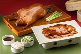 「上菜片皮鴨」夢時代店開幕 遇颱風假民眾狂奔搶半價