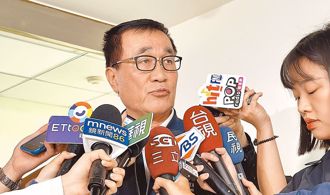 李四川曝北市讨论「放宽阳台宽度」！曝休假赴日旅游感触