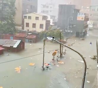 高雄淹水成災 藍綠治水議題交鋒