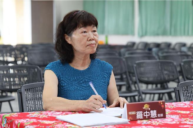 体育老师罗中慧为客家人，退休后选择踏上客家传承的使命，今年获得教育奉献奖。（新竹县府提供／邱立雅竹县传真）