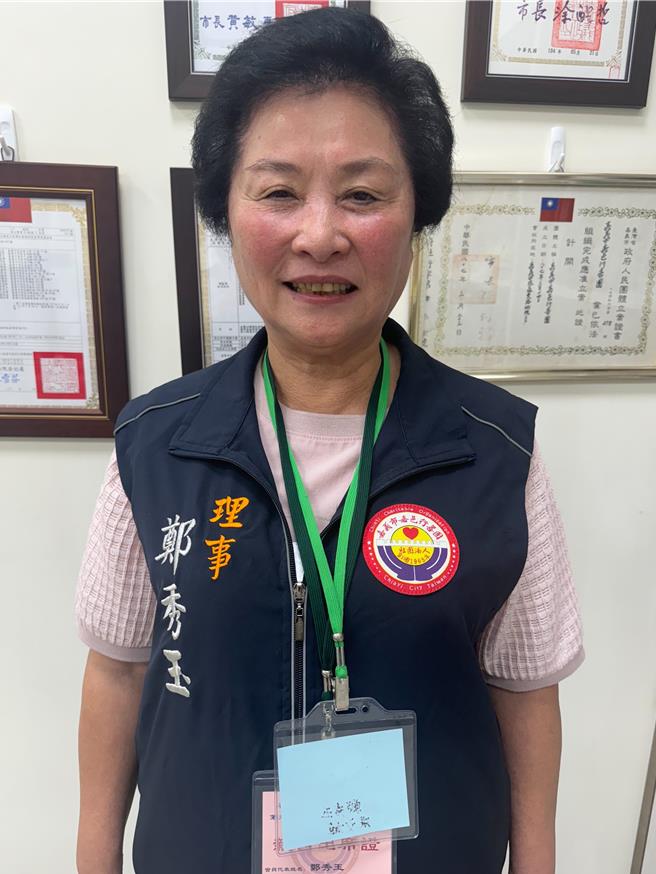 嘉義市嘉邑行善團27日完成改選，由鄭秀玉當選新任理事長，寫下行善團成立60年來新紀錄。（嘉邑行善團提供∕呂妍庭嘉義傳真）