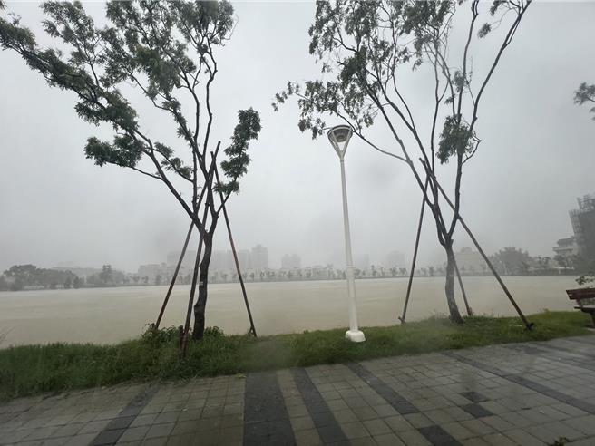 草潭埤滯洪池。（高市府提供）