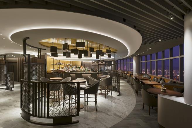 「Asia49」歡慶8周年，即日起至8月30日，4人同行用餐，可參與轉轉樂遊戲，有機會獲得8折優惠。（圖／Mega50餐飲及宴會提供）