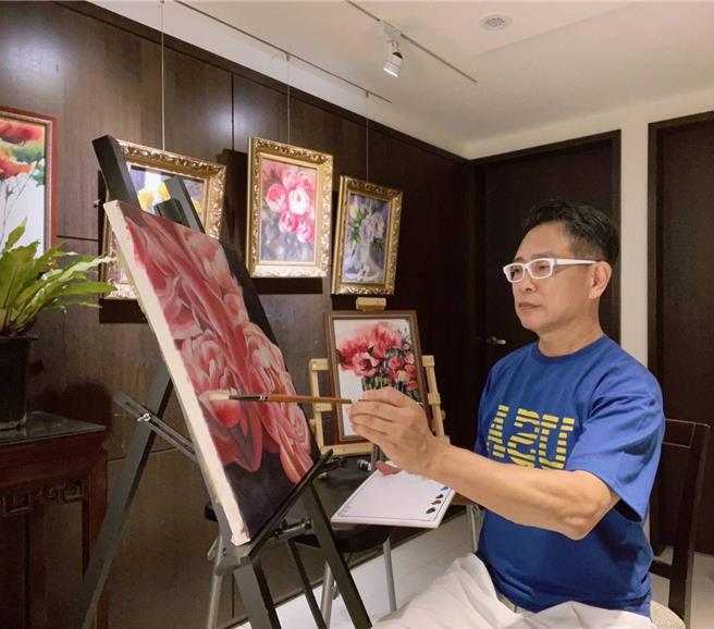 朱正生从退休的前几年便开始习画。(朱正生提供)
