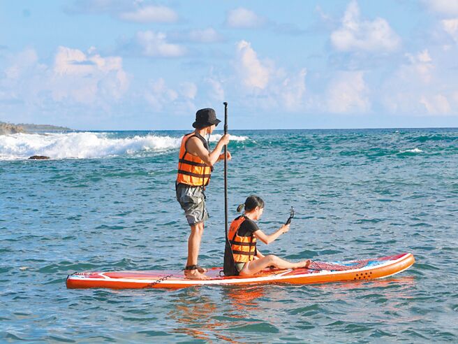 墾丁福容大飯店－萬里桐SUP。圖／福容大飯店墾丁提供