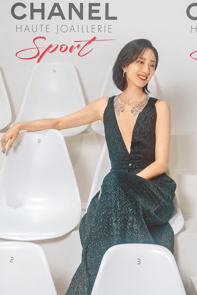 桂纶镁出席香奈儿《SPORT》系列珠宝展，称百看不厌。（CHANEL提供）