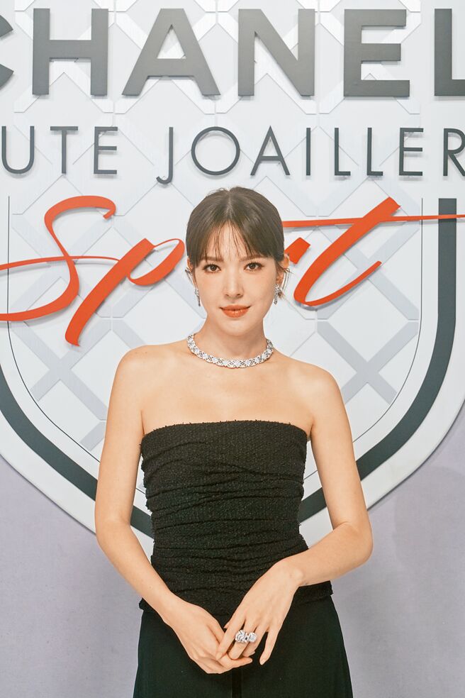 许玮宁最爱CHANEL Print珠宝，衝突元素混搭、刚柔并济，风格十分时尚。（CHANEL提供）
