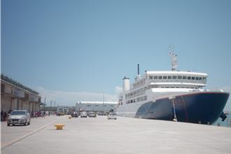 為終生大事不畏凱米風雨 台北男繞行搭船到花蓮提親