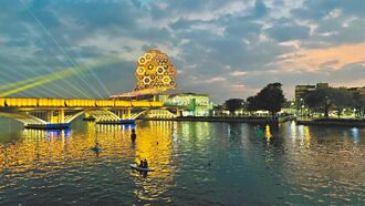 人潮不增反减 指定观光区沦画饼