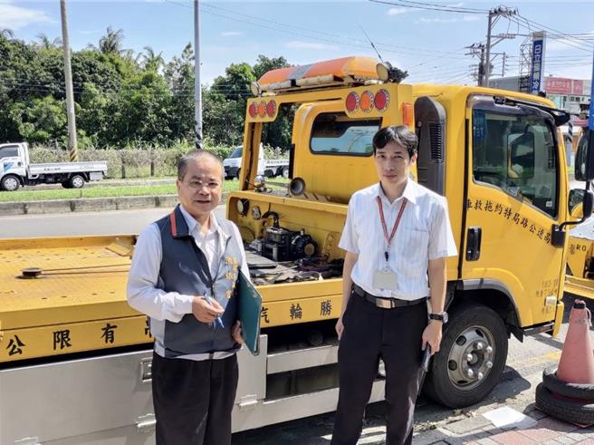 凯米颱风过后，出现不少泡水车，不过有拖吊业者疑似趁火打劫，高市消保官获悉今（28）日主动稽查拖吊业者。（高市府提供）