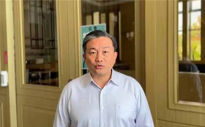 民进党立委王定宇说，外界批评担心退辅会所属农场上面设置太阳能板破坏景观，这件事情不会发生。（王定宇提供／杨亚璇台北传真）