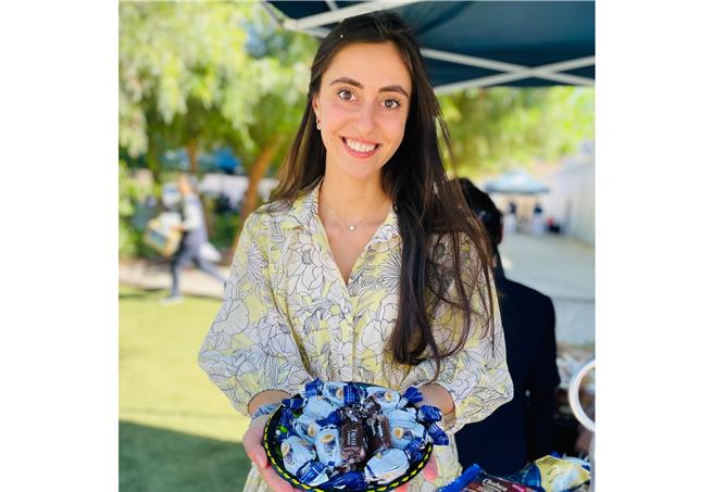 凱琳笑稱自己是真愛台灣，認為台灣這座療癒寶島帶給她很多的靈感。（凱琳提供）