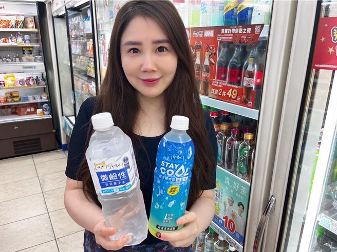 OKmart即日起至8月7日期間，購買精選飲料、冰品任2件，最高可抽1折優惠。（OKmart提供／朱世凱台北傳真）