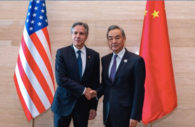 当地时间7月27日，中共中央政治局委员、外交部长王毅在寮国永珍应约会见美国国务卿布林肯。（中国外交部官网）