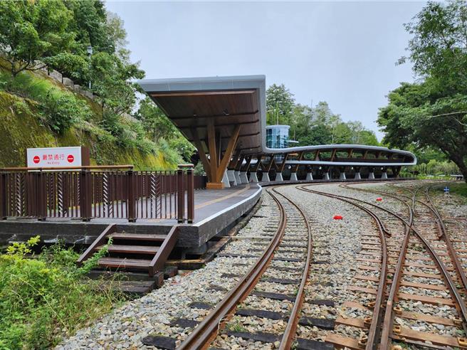 阿里山森林遊樂區內3條支線已完成路線清理作業，經巡檢路線、站體、平交道及試車均正常。（林鐵及文資處提供／呂妍庭嘉義傳真）