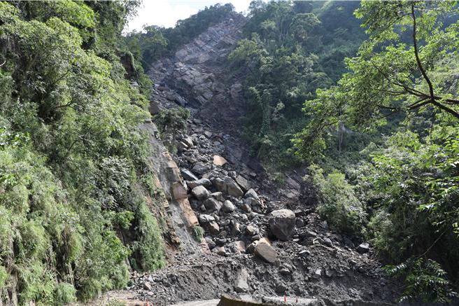 嘉159甲線28K逢雨就坍塌，是致災熱點。（呂妍庭攝）