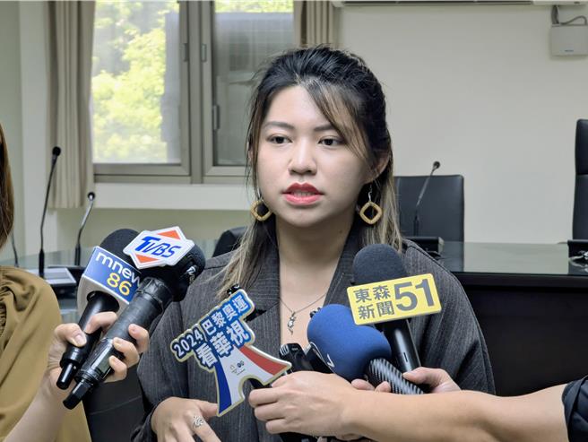 公民團體發言人李晏蓉表示，若國民黨把所有不同意見都當成是政黨攻擊，只會離民心愈來愈遠。（張志康攝）