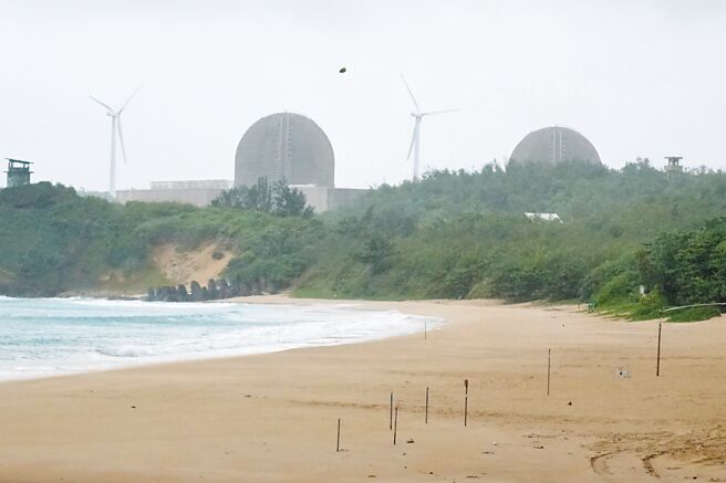 核电前途尚待气候变迁委员会决议，核三厂应做好延役准备。（本报资料照片）