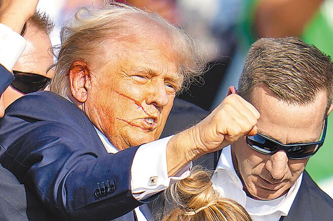 7月13日川普遭遇「未遂刺殺」、7月15日共和黨正式提名川普—范斯組合等事件之後，川普的支持聲浪更高。（美聯社）