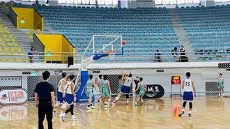 台東沙城盃籃球賽開打 警察「盯場」笑稱：最安全球場