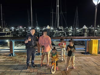 基隆浪曲嘉年華湧現人潮　警方忙協尋遺失小孩與毛孩