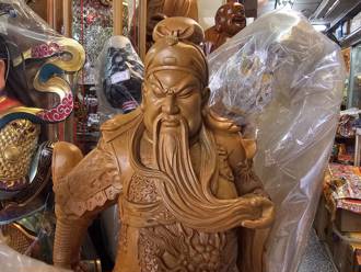 警界守护神！求关老爷庇佑「免吃子弹」成精神慰藉 资深警：悬案必拜