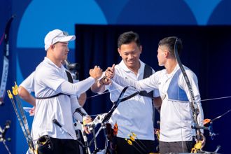 巴黎奧運》中華射箭女團經驗分享助男團成功破風 8強上演海峽對決