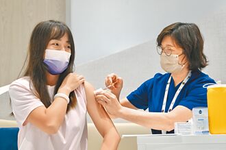 陸新冠疫苗改自費 最低570元