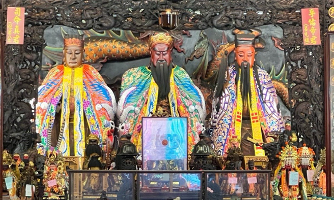 民俗专家廖大乙表示，今天是天赦日且恰逢关公诞辰，是今年内祈福转运的最强时机。（图／读者提供）