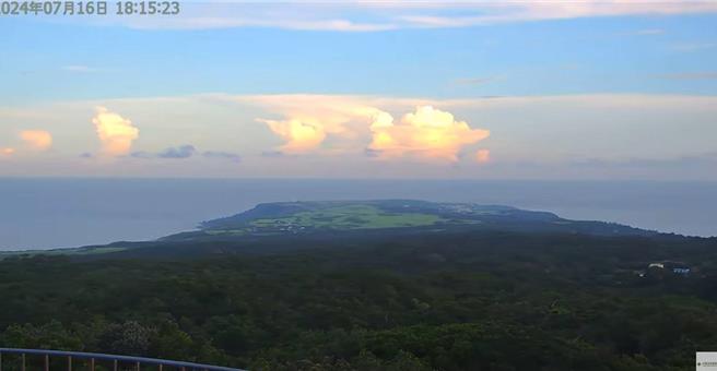 點選國家森林遊樂區即時影像YOUTUBE或台灣山林悠遊網，就能輕鬆觀看日出、雲海、櫻花、溪流及山嵐美景。（農業部提供／蔡佩珈台北傳真）