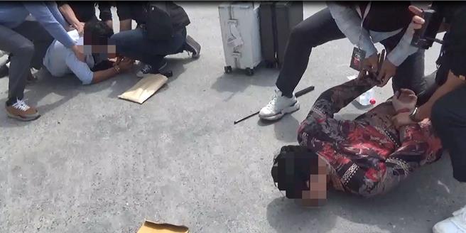 法務部調查局與專案小組於今年3月20日偵破以木質傢俱夾藏第二級毒品甲基安非他命及第三級毒品愷他命毛重共525公斤的毒品走私案 （圖調查局提供）