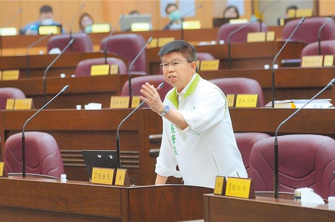 桃園市議員張肇良涉嫌為違章建築關說龍潭區公所，使建築順利完工並出租給超商，桃園地檢署18日聲押張肇良，桃園地院認為他有逃亡、滅證、串證之虞，裁定羈押禁見。（摘自桃園市議會網站／賴佑維桃園傳真）