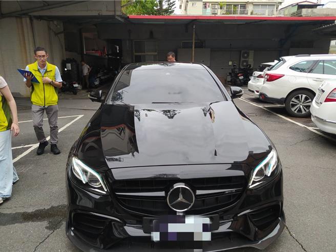 法务部行政执行署宜兰分署联合拍卖会8月6日上午10时，将拍卖百万宾士车及多件不动产物件。（法务部行政执行署宜兰分署提供／吴佩蓉宜兰传真）