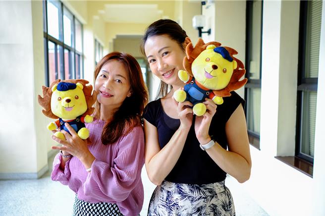 「2024森遊竹縣皮皮獅Hike客任務」登山集章活動1個月，完登10條任務步道有524人，因前100名完登者能獲贈皮皮獅玩偶，縣長楊文科宣布加碼50隻當作摸彩獎品。（羅浚濱攝）