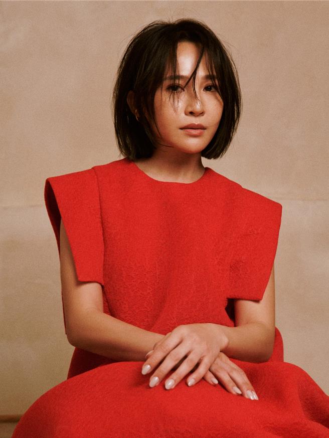 梁文音近來剪了短髮新造型，即將舉辦「為什麼聽情歌」演唱會。（環球音樂提供）