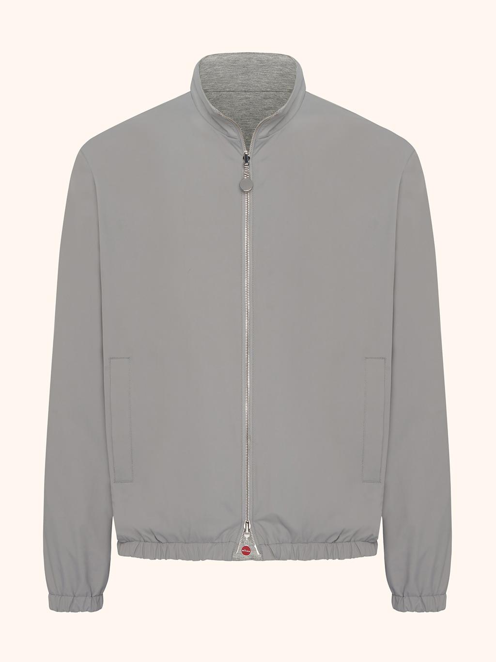 Kiton中灰立領兩面穿夾克，10萬9700元。（Kiton提供）