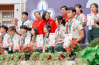 蔡英文發攝影輯「還有鄭文燦」！黃揚明盤點曝光率這人最多