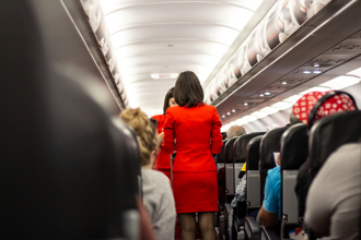 飛機奧客越來越兇 空姐出新招？專家喊「配秘錄器」