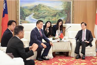 同為機場城市 張善政邀大阪堺市訪2025台灣燈會