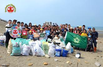 苗縣大山國小環教有成 勇奪台美生態學校永久綠旗