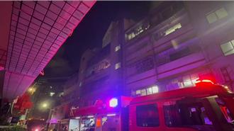 高雄透天厝竄火煙　獨居女屋主倒臥廁所！救出送醫命危