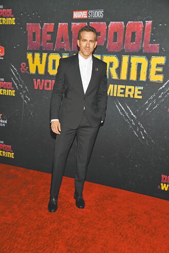 死侍與辣妻踩名鞋現身首映